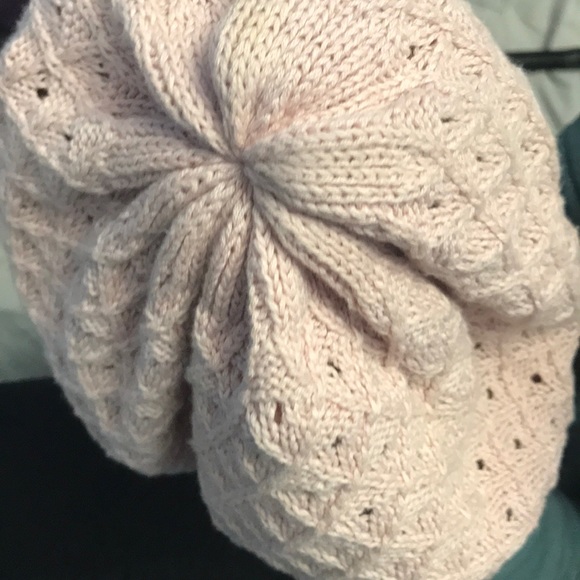 Pink barrette. 💕 - Picture 3 of 5